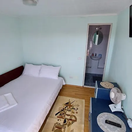 Casa Vio Etaj شقة *